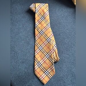 Men’s silk Burberry tie